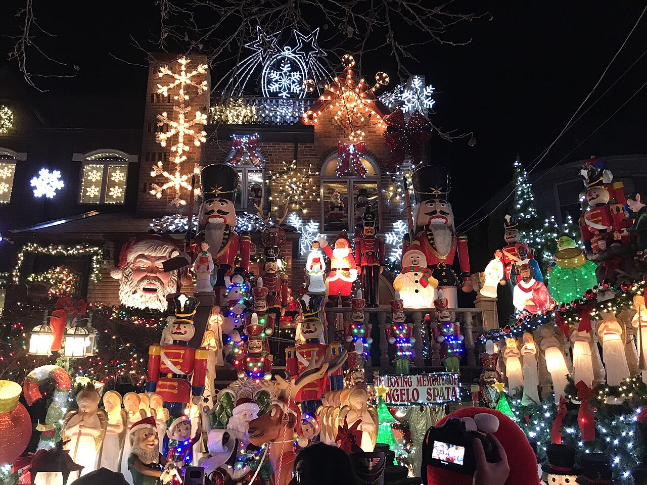 Dyker Heights Christmas Lights With Kids: How to Do It Without a Tour