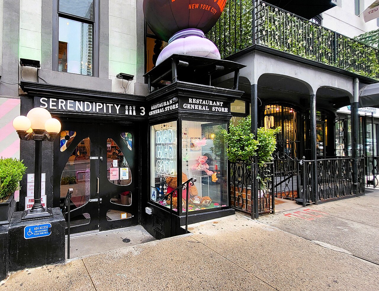 Kid-Friendly Restaurants in NYC That Won't Glare at Your Stroller