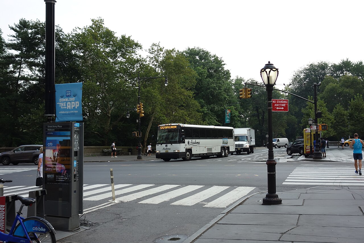 59th St 5th Av td 16, Grand Army Plaza